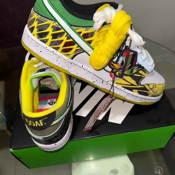 Nike Dunk PE Low What the Duck Dunks University of Oregon
Away White - Picture 6 of 6